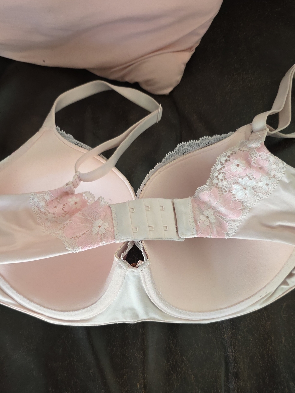 Victoria's Secret Pink & White Floral Lace Underwire Bra with Scallop Trim - Picture 4 of 7